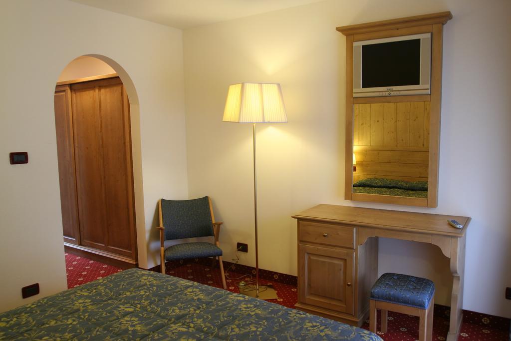 פוצה די פאסה Gh Hotel Monzoni מראה חיצוני תמונה