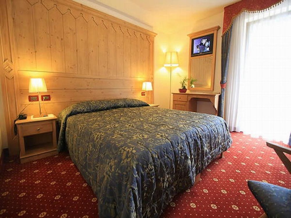 פוצה די פאסה Gh Hotel Monzoni מראה חיצוני תמונה