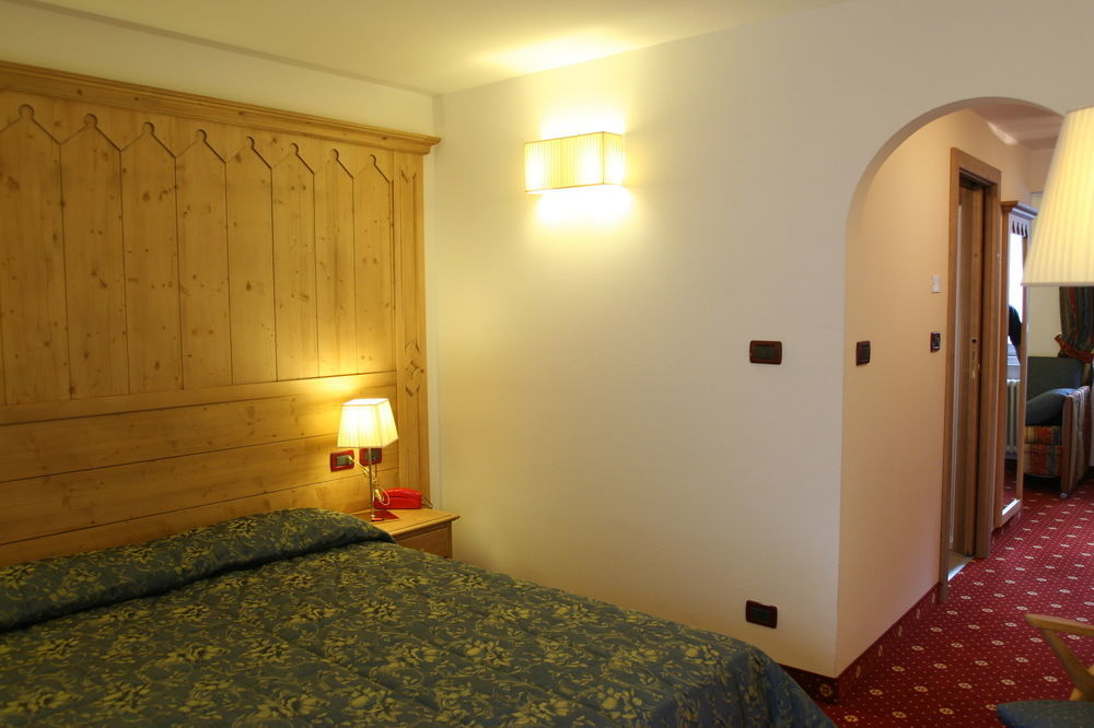 פוצה די פאסה Gh Hotel Monzoni מראה חיצוני תמונה